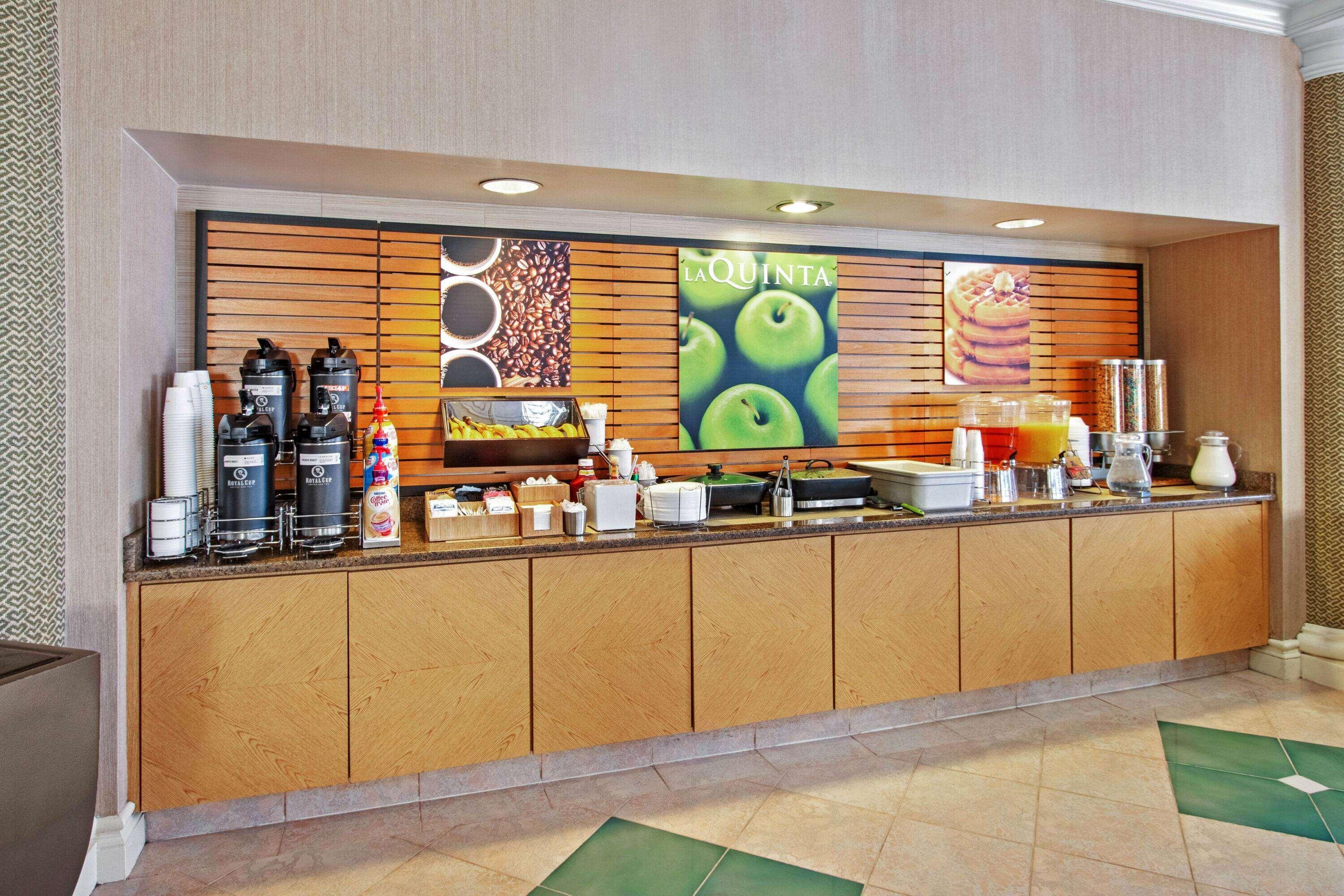 La Quinta By Wyndham Albuquerque West Hotel Екстериор снимка